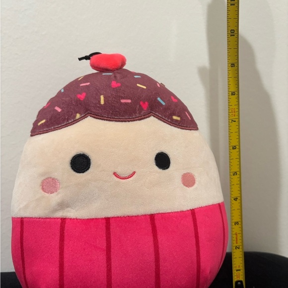Cute Cupcake Squishmallow Plush Toy - Picture 6 of 6